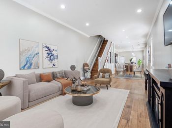 2201 Barclay