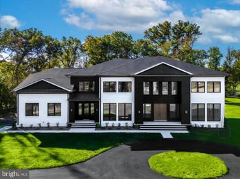 4621 Fairfax Manor