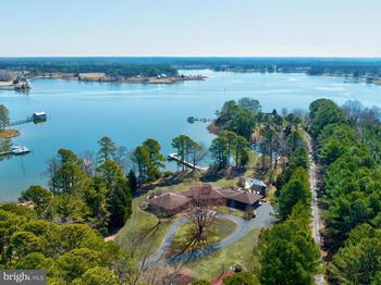 6906 Travelers Rest