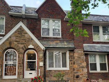 2133 Hobart