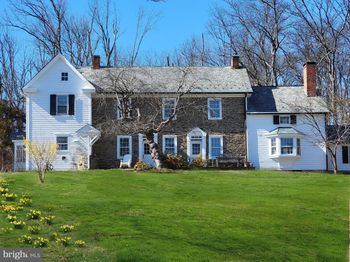 3837 Curly Hill
