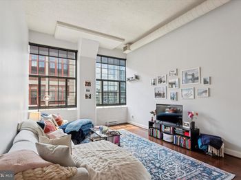2429 Locust