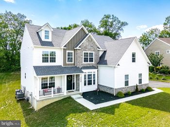 2638 Hollow View