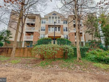 2204 Westcourt