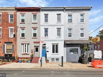 2703 Poplar