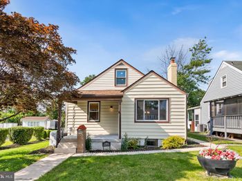 2404 Edgewood