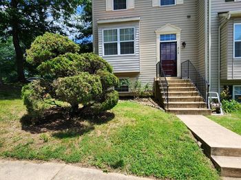 938 Newington
