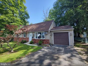 402 Larchwood