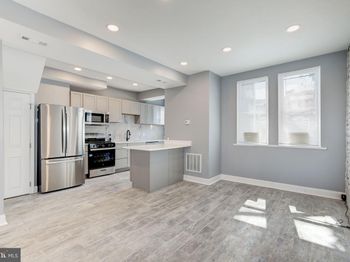 2915 Baker