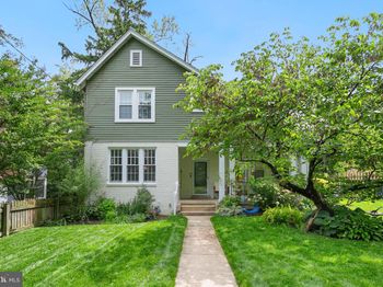 8601 Mayfair