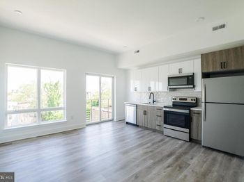 1420 Point Breeze