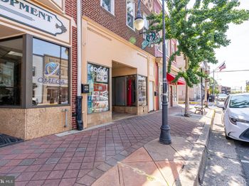 103 High St N