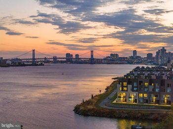 3211 Pierview