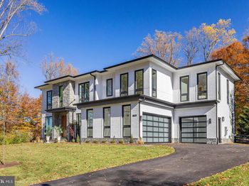 725 Lawton