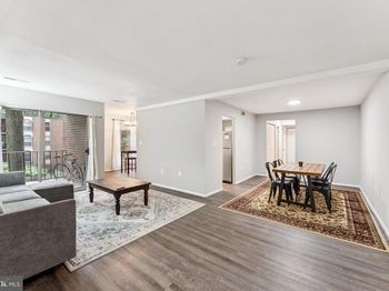 3376 Woodburn