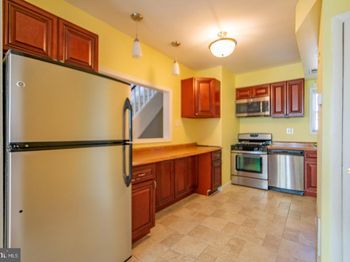 2055 Catharine