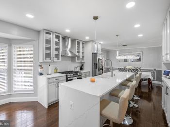 18527 Meadowland