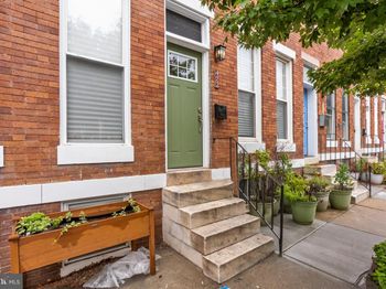 422 Whitridge