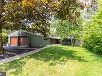 555 Hillcrest