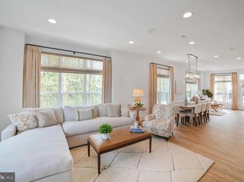 11400 Emerald Park