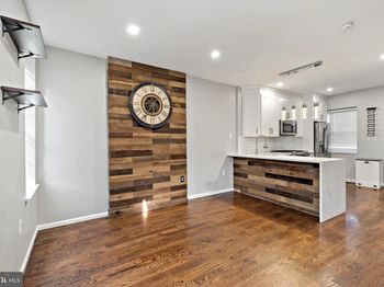1613 Webster