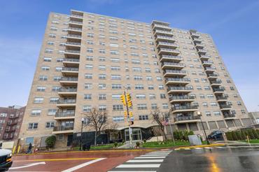 7100 Blvd East Unit: 2E