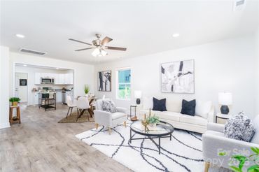 810 W Raleigh Avenue