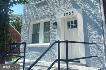 1208 Congress Street