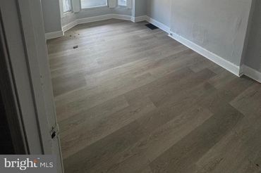 2902 W Mosher Street