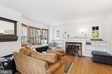 8209 Meadowbrook Lane