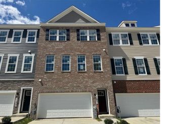 5109 Glistening Pond Way