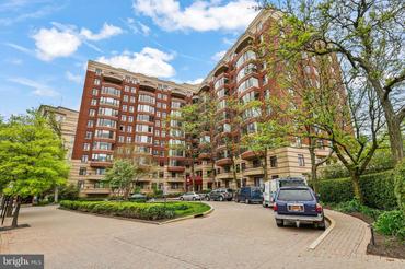 2400 Clarendon Boulevard Unit: 202