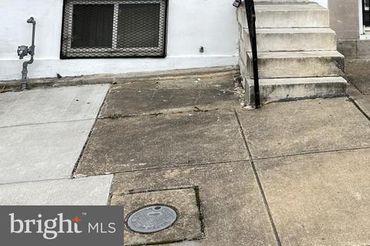 2519 W Lombard Street