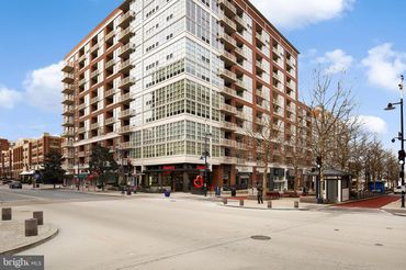 157 Fleet Street Unit: 1001