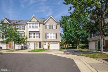 23004 Fontwell Square