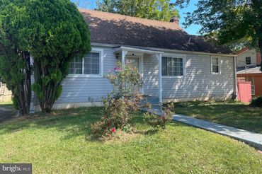 13209 Ardennes Avenue