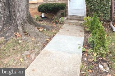 1132 W Side Drive Unit: 32-b