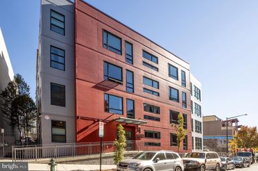 2337 Champlain St Unit: 102