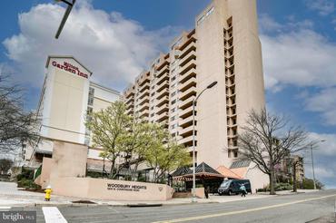 1301 N Courthouse Road Unit: 1605