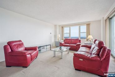 555 North Avenue Unit: 17R