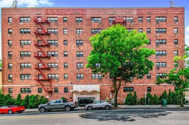 1122 Yonkers Avenue Unit: 6A