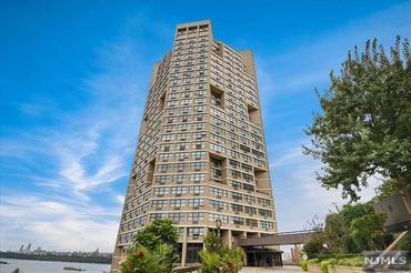 7004 Boulevard East Unit: 35E