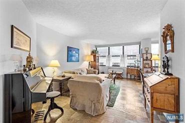 7004 Boulevard East Unit: 4D