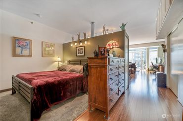 2717 Western Avenue Unit: 1016