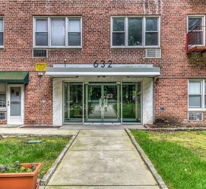 632 Palmer Road Unit: 4E