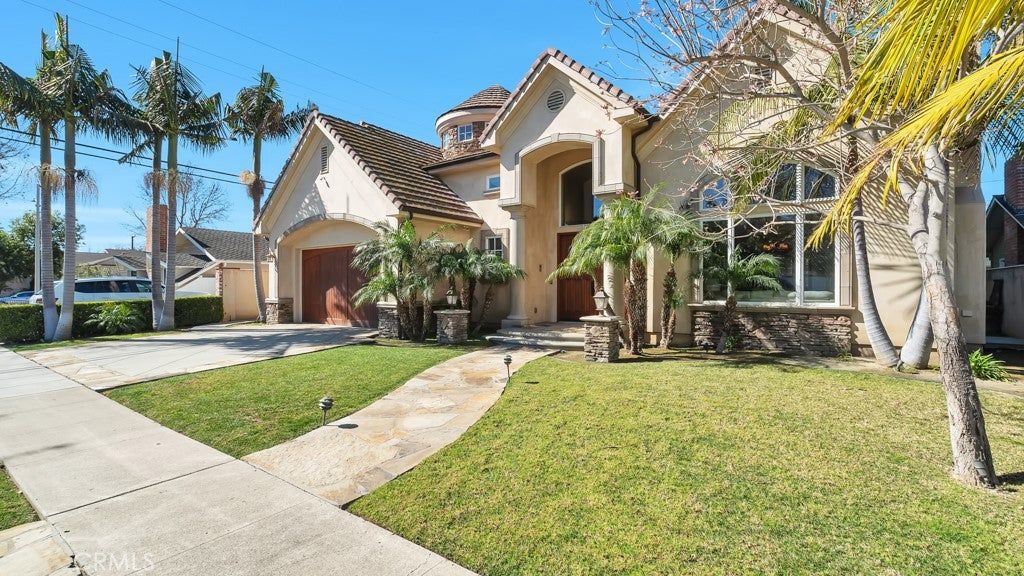 12181 Chianti Drive Rossmoor, CA 90720 - MLS #PW21032501 - Luxury ...