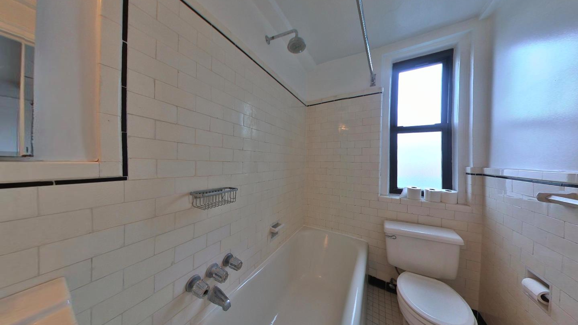 photo of 41 West 72nd Street  ·  16-G