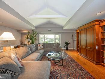 1202 W Wynnewood Road Unit: 3