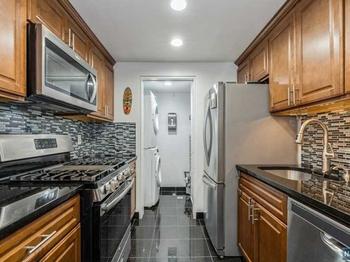 200 43rd Street Unit: 304