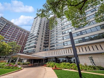 3440 N Lake Shore Drive Unit: 18A